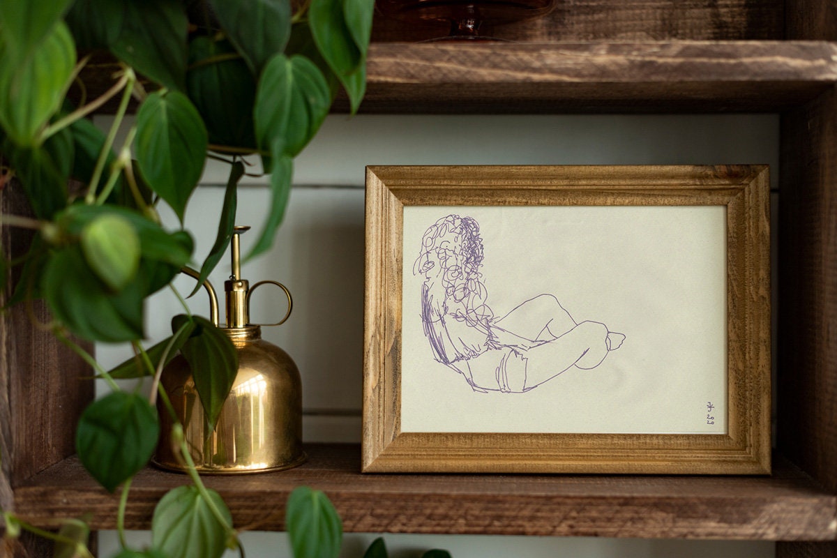 Эскиз Молодой Девушки ~ Hand Drawn Оригинальный Рисунок Гелевой Ручкой A4 Дженеа Кайтаз (11,7 х 8,3 дюйма)